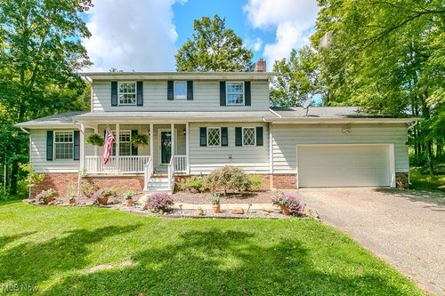 14752 Evergreen Dr, Burton, OH, 44021-9649 | Card Image