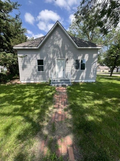 323 S Baltimore Ave, Hastings, NE, 68901-5706 | Card Image