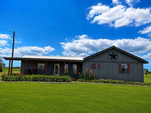 2515 Us Highway 77, Lott, TX, 76656-3595 | Card Image