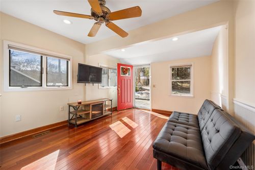 32 Shawnee Rd, Putnam Valley, NY, 10579-2121 | Card Image