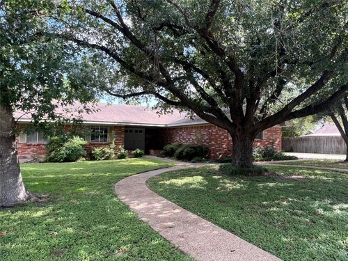 812 George St, Taylor, TX, 76574-5104 | Card Image