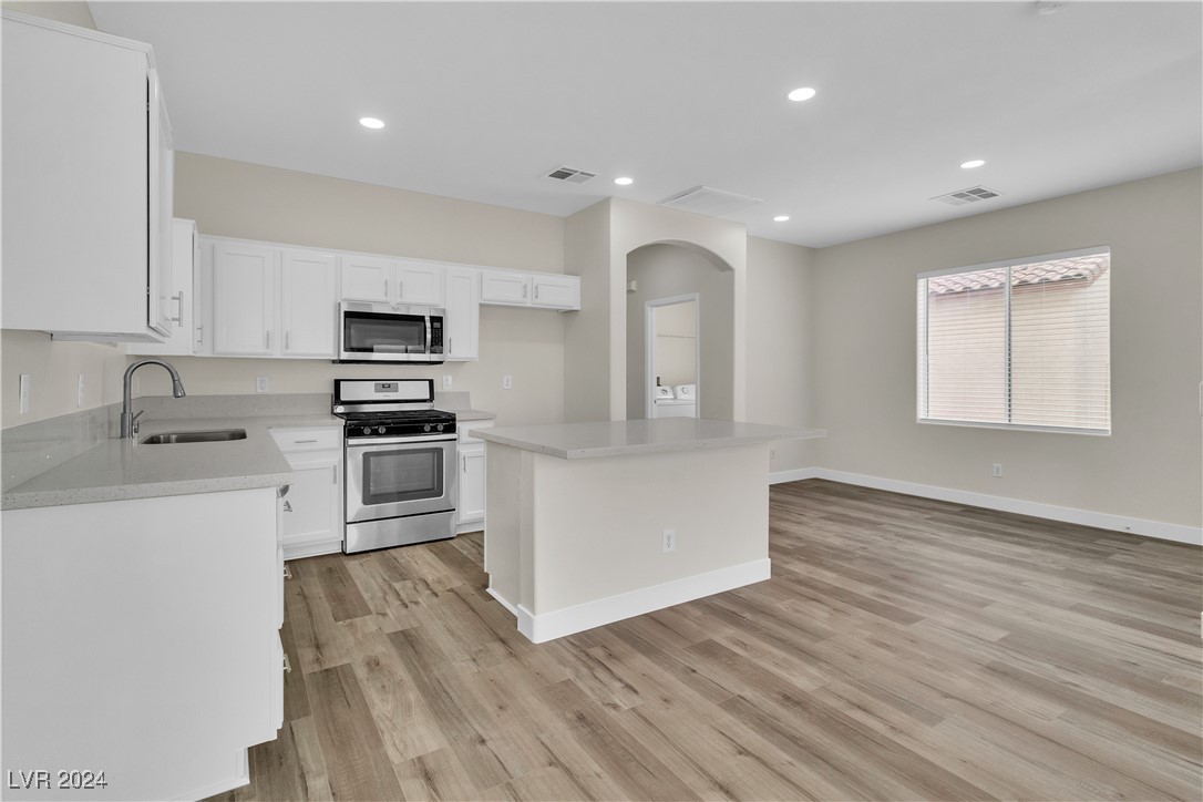 Laguna Garden Ave, Las Vegas, NV 89115