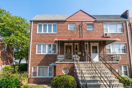 3001 Bronxwood Ave, Bronx, NY, 10469-3603 | Card Image