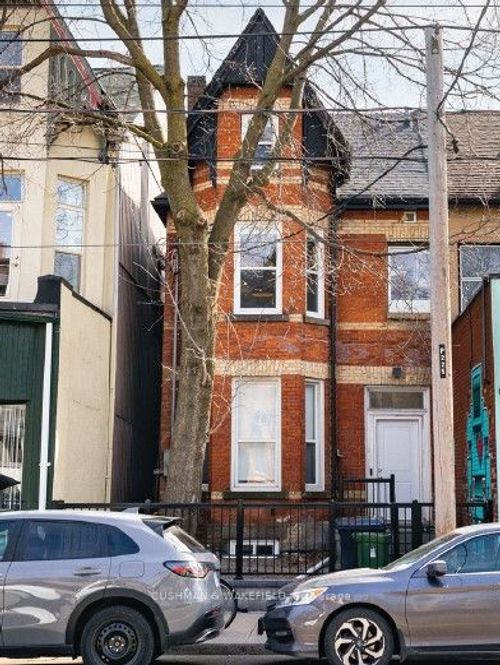 225 Carlton St, Toronto, ON, M5A2L2 | Card Image