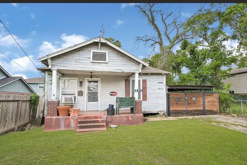 209 Frawley St, Houston, TX, 77009-3227 | Card Image
