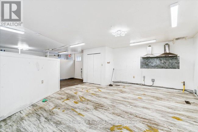 29 Wellington St, Home with 0 bedrooms, 0 bathrooms and 6 parking in Port Burwell ON | Image 18
