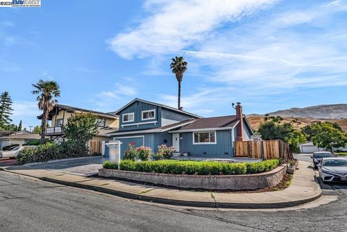 48346 Cottonwood St, Fremont, CA, 94539-7672 | Card Image