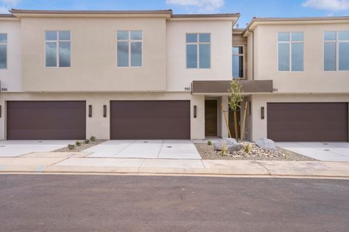 996 N Manen St, Washington, UT, 84780-3900 | Card Image