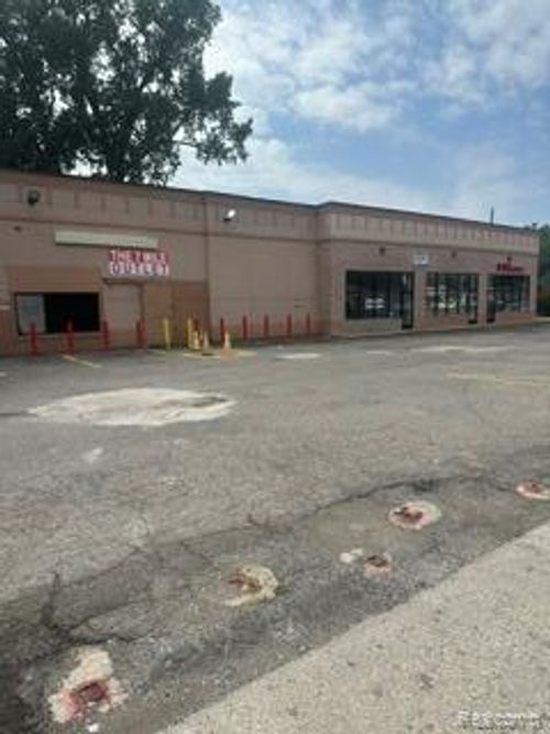 16331 W W 7 Mile Road, Detroit, MI, 48235 | Card Image