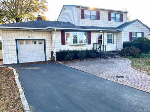 12 Lenore Ave, Hicksville, NY, 11801-5929 | Card Image