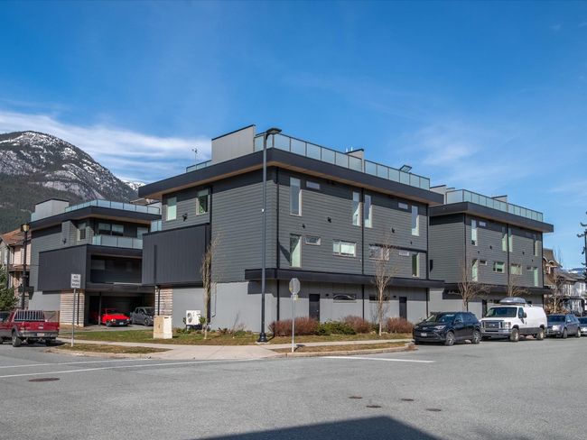 1287 Main Street, Home with 3 bedrooms, 2 bathrooms and 4 parking in Squamish BC | Image 26