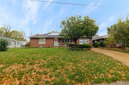 2811 Francis Dr, Godfrey, IL, 62035-4108 | Card Image