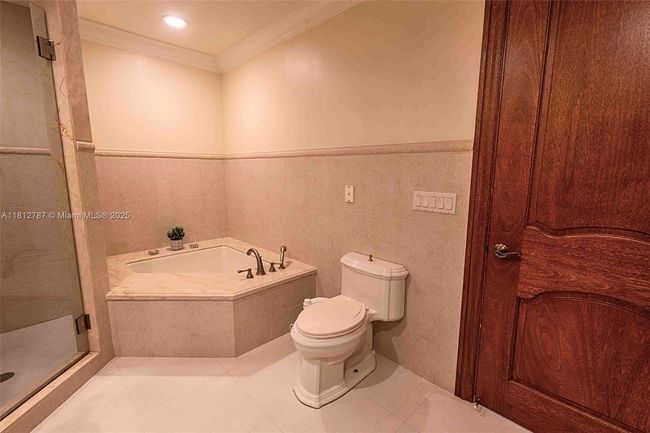 4241 Ne 23 Rd Ter, House other with 4 bedrooms, 4 bathrooms and null parking in Lighthouse Point FL | Image 30