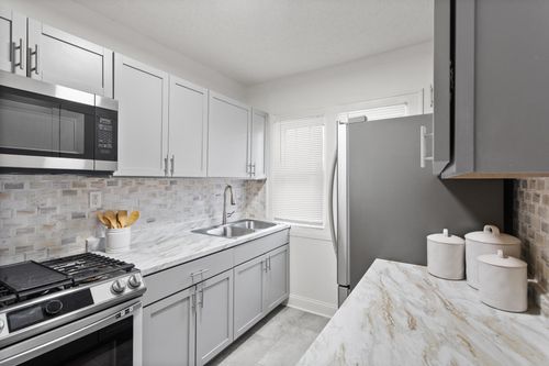 3934 Washburn Ave N, Minneapolis, MN, 55412-1825 | Card Image