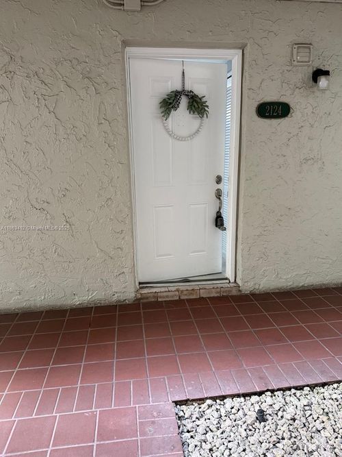 apt-2124-10000 Nw 80th Ct, Hialeah Gardens, FL, 33016-2226 | Card Image