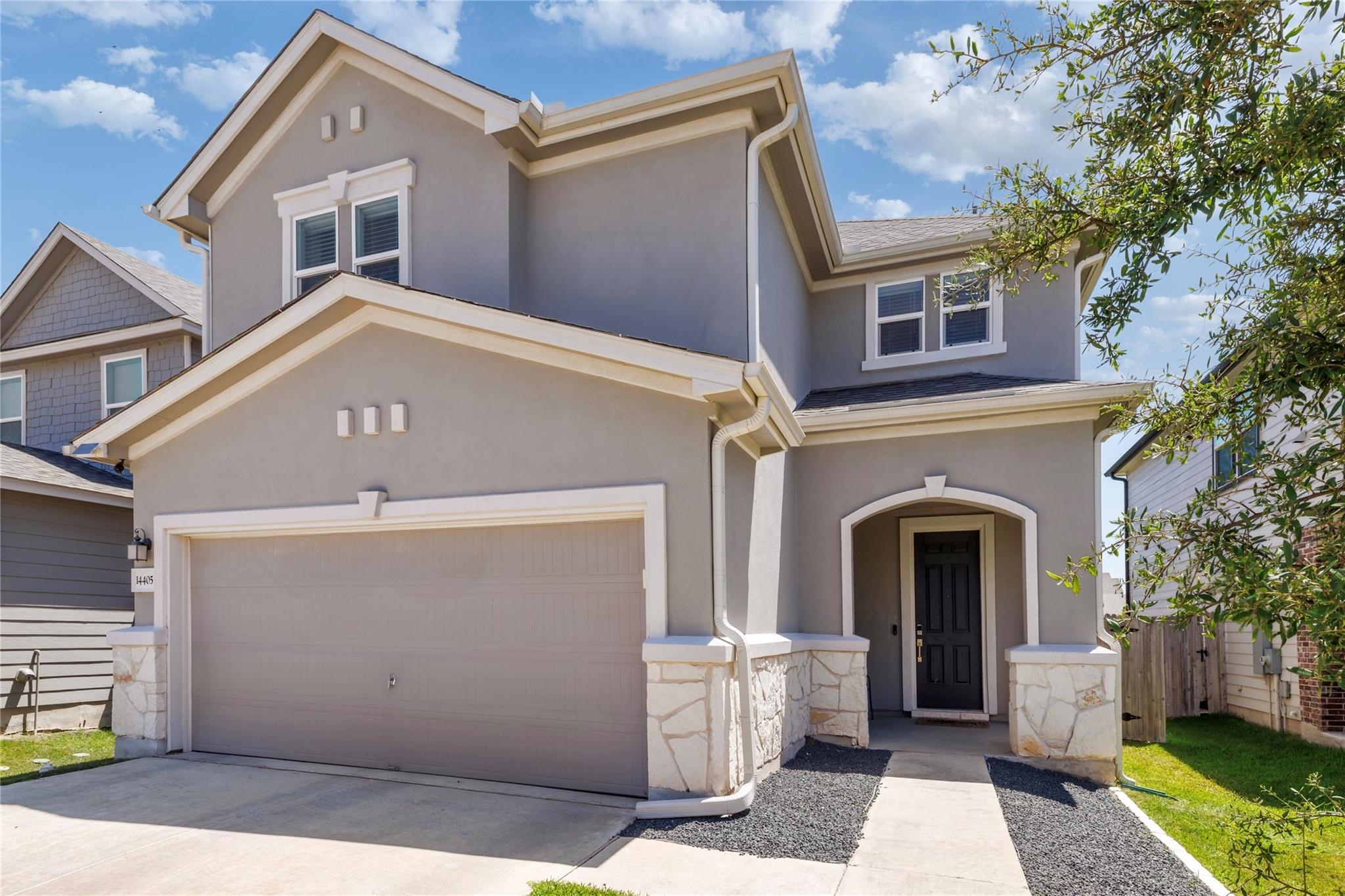 Residential in Manor 2