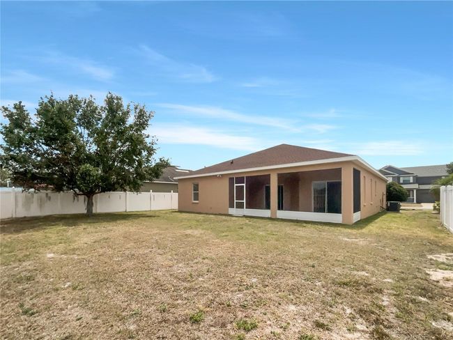 10808 Carloway Hills Dr, House other with 4 bedrooms, 3 bathrooms and null parking in Wimauma FL | Image 8