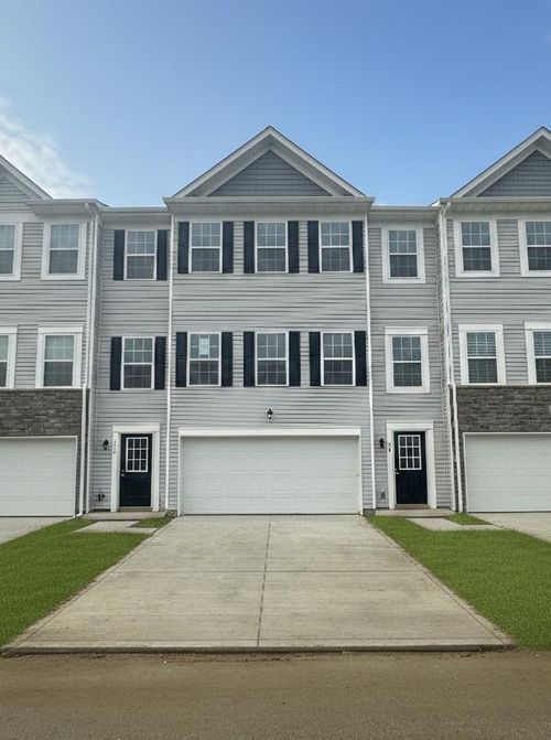 131 Dusky Willow Dr, Etna, OH, 43068-6105 | Card Image