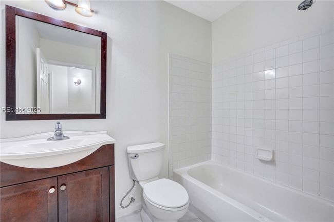 APT-1211 - 897 Fording Island Rd, Condo with 2 bedrooms, 2 bathrooms and null parking in Bluffton SC | Image 20