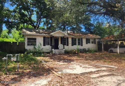 1233 25th St, Gulfport, MS, 39501-5211 | Card Image