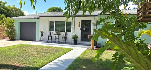 415 Park Ave, Lake Park, FL, 33403-2601 | Card Image