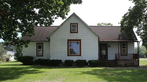 102 N Maple St, Toluca, IL, 61369-9623 | Card Image