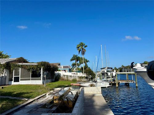 4527 Floramar Ter, New Port Richey, FL, 34652-3315 | Card Image