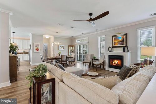 holw-1109 S Fox Cub Hollow, GLEN MILLS, PA, 19342 | Card Image