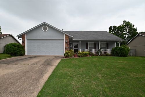 1884 N Albany Ln, Fayetteville, AR, 72704-5380 | Card Image