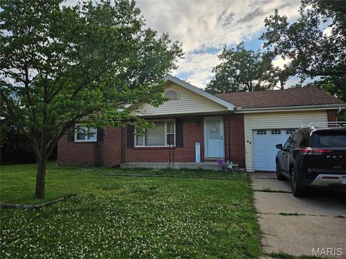 413 Illinois Ave, Sikeston, MO, 63801-3619 | Card Image