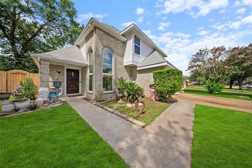 10135 Wayward Wind Ln, Houston, TX, 77064-5451 | Card Image