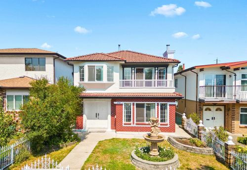 3153 Parker St, Vancouver, BC, V5K2V4 | Card Image