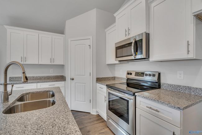 6105 Eagle Point Cir Se, House other with 3 bedrooms, 2 bathrooms and null parking in Owens Cross Roads AL | Image 10