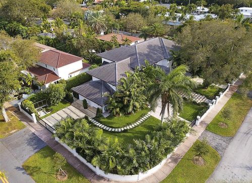 6611 Leonardo St, Coral Gables, FL, 33146-3311 | Card Image