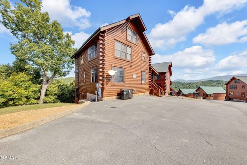 2835 White Oak Ridge Ln, Sevierville, TN, 37862-6164 | Card Image