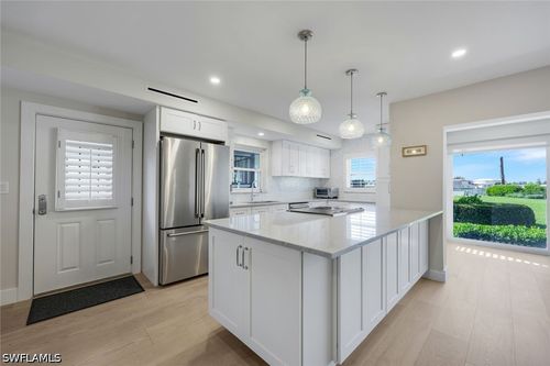 b2-3400 Gulf Shore Blvd N, NAPLES, FL, 34103-3601 | Card Image