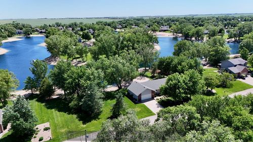 319 Island Dr, Doniphan, NE, 68832-1703 | Card Image