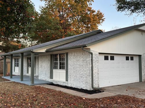 2701 E Indianola St, Broken Arrow, OK, 74014-2801 | Card Image