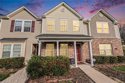 424 Sandybrooke Dr, High Point, NC, 27265-2923 | Card Image