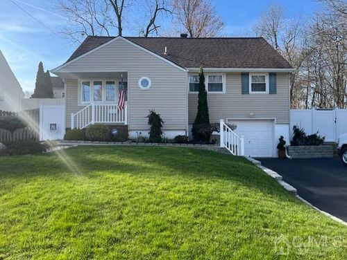 2 Wall St, Metuchen, NJ, 08840-2835 | Card Image