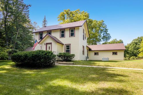 18529 Mission Rd, Traverse City, MI, 49686-9751 | Card Image
