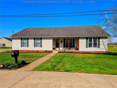 141 Gunthrie St, Point Pleasant, WV, 25550-9130 | Card Image