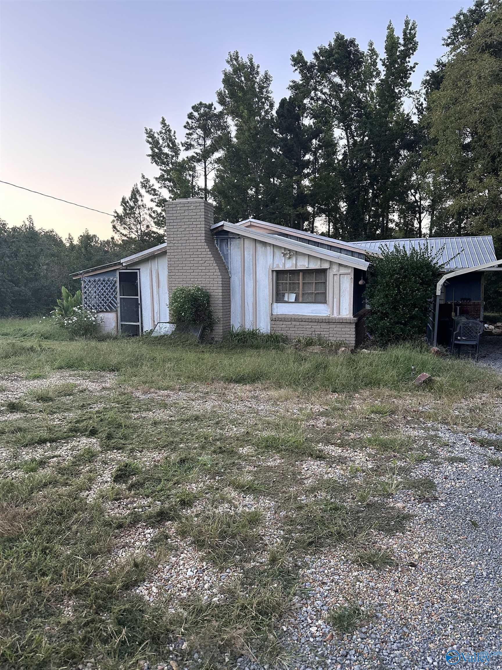 May Rd, Hartselle, AL 35640