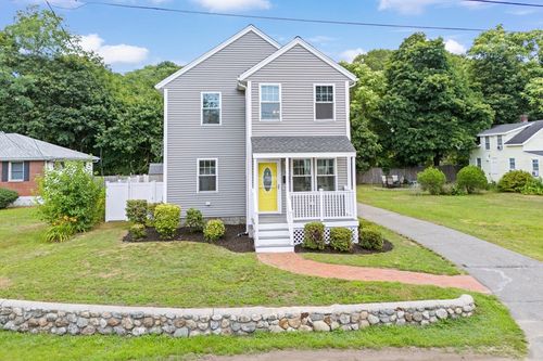 4 Meriam St, Wakefield, MA, 01880-3628 | Card Image