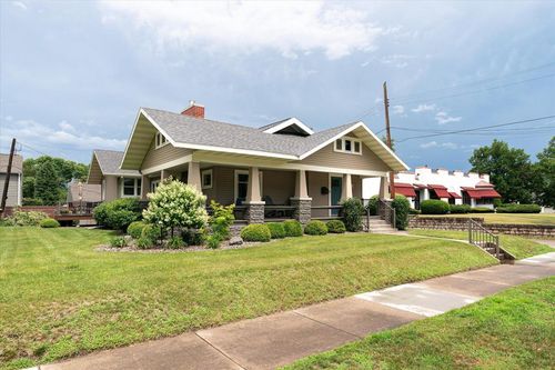 2411 State Street, La Crosse, WI, 54601 | Card Image