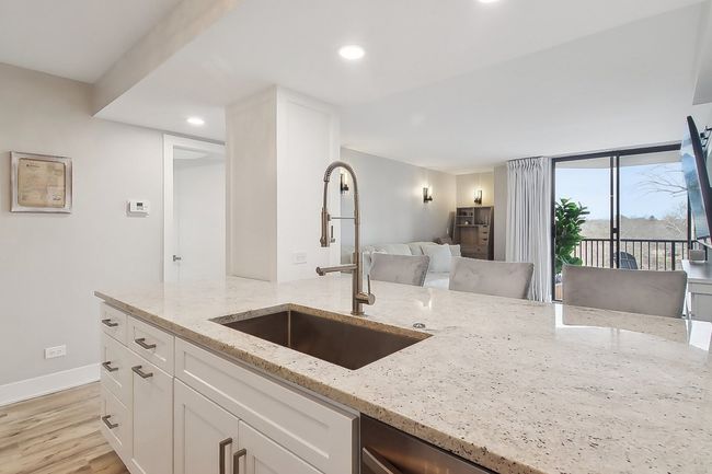 UNIT-312 - 509 Aurora Ave, Condo with 2 bedrooms, 1 bathrooms and 2 parking in Naperville IL | Image 6