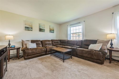 apt-8j-460 Old Town Rd, Port Jefferson Station, NY, 11776-2216 | Card Image