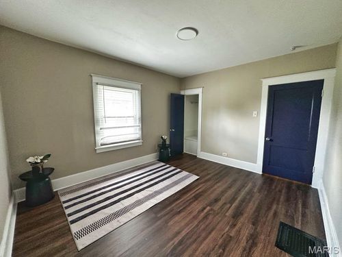 1604 Quendo Ave, Saint Louis, MO, 63130-1427 | Card Image