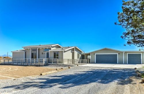2101 Mcmurray Dr, Pahrump, NV, 89060-2372 | Card Image