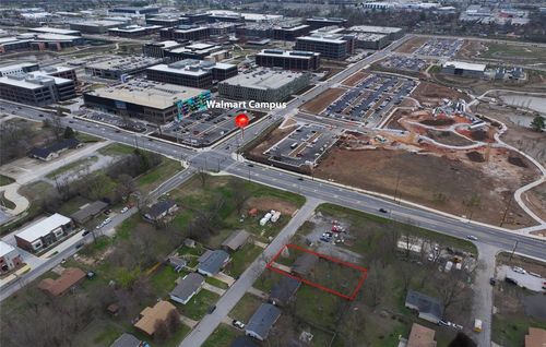 1004 Se 11th St, Bentonville, AR, 72712-6460 | Card Image